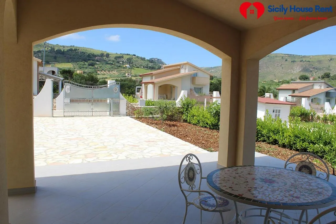 Apartment Borgo Aranci - Appartamento In Villa Rosa - 16B Castellammare del Golfo Italy