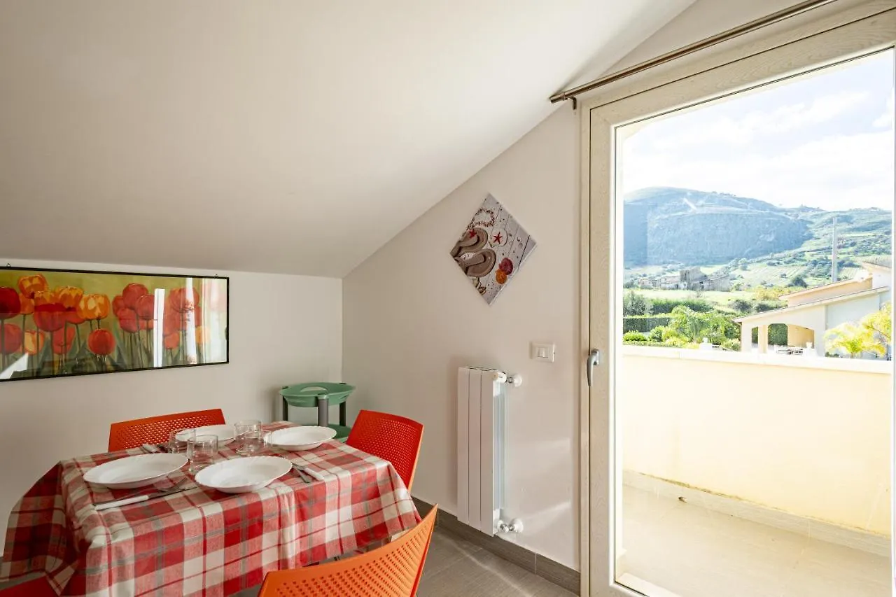 Borgo Aranci - Appartamento In Villa Rosa - 16B Castellammare del Golfo Italy